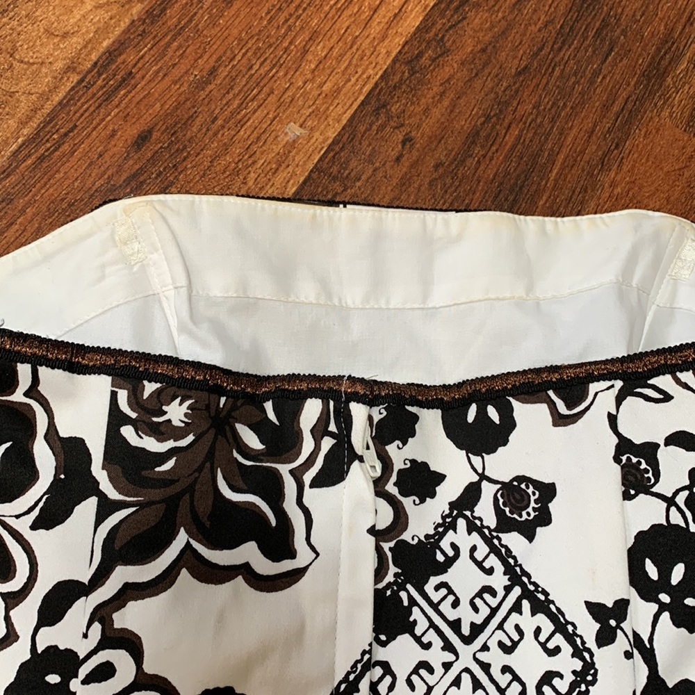 White House Black Market Black and White Floral Strapless Top - Picture 5 of 11